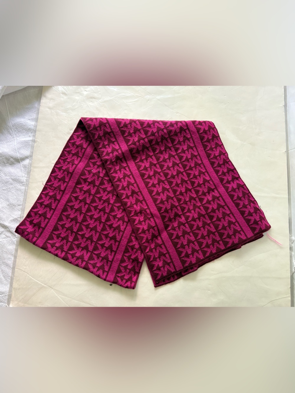 Michael Kors Women’s Fuchsia Patterned Knit Scarf